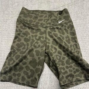 Nike Women's biker Shorts